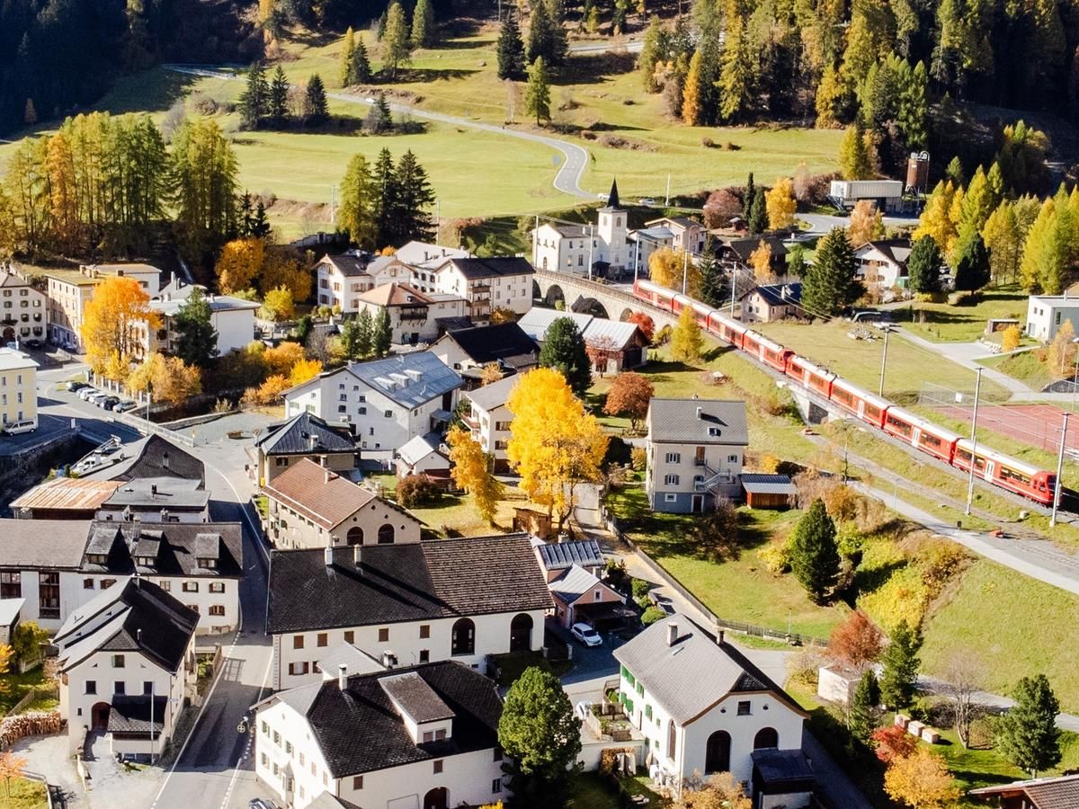 Zug in Susch, Engadin